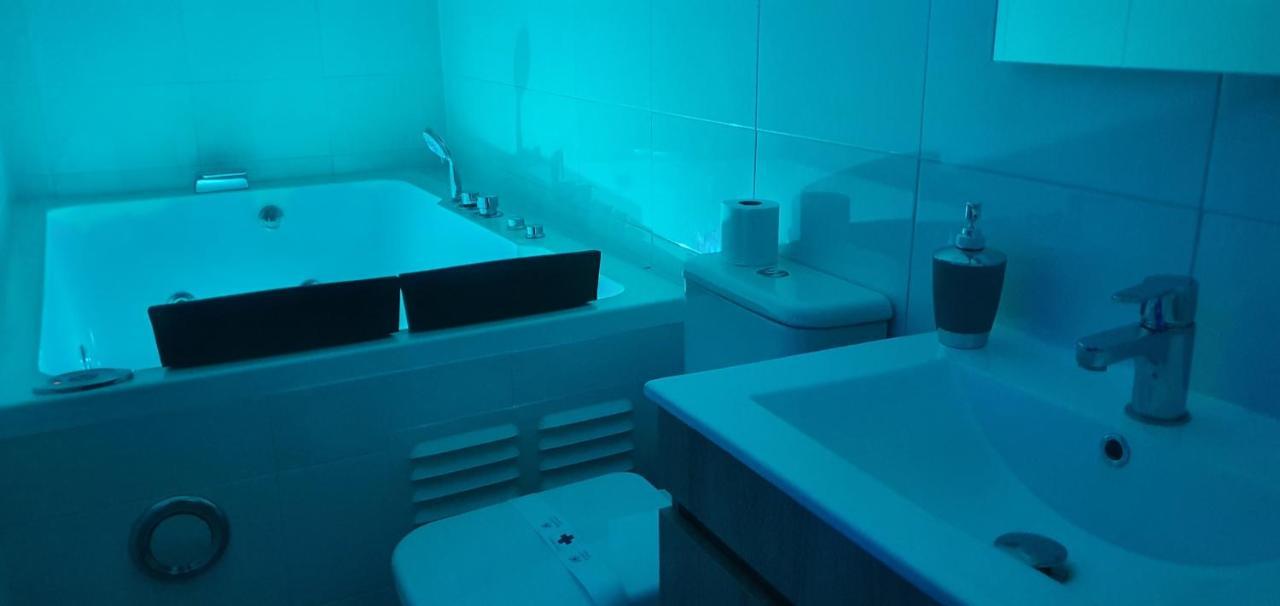 #2# Apartamento Jacuzzi Xl Sevilla Centro ภายนอก รูปภาพ